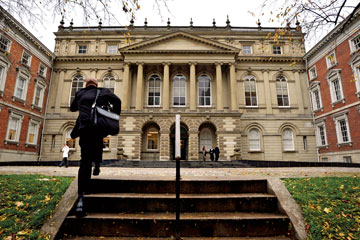 Lawyer loses appeal, fails to expand internet privileges